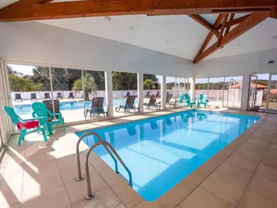 Piscine de l'établissement Cassen Holiday for Eight Guests ou située à proximité