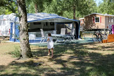 Jardin de l'établissement Camping Nature L'Airial