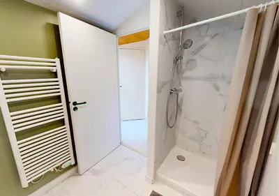 Salle de bains dans l'établissement AIRIAL - Grand Appartement de standing en centre-ville