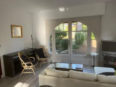 Coin salon dans l'établissement Maison landaise avec jardin au cœur des Abatilles, proche golf et plages - Arcachon - FR-1-319-383