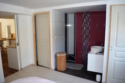 Salle de bains dans l'établissement Villa Fleur des Pins 2 personnes Dune du Pyla