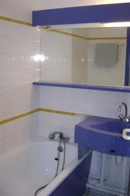 Salle de bains dans l'établissement Moliets Plage Appartement pour 4 Piscine proche Plage et Commerces