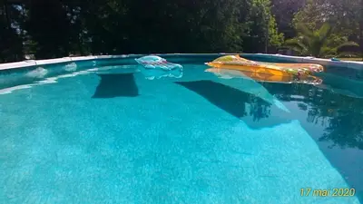 Piscine de l'établissement Le Clos des Palombes WIFI CLIMATISATION ou située à proximité