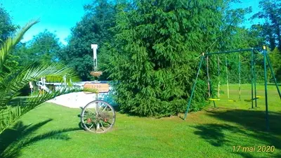 Jardin de l'établissement Le Clos des Palombes WIFI CLIMATISATION