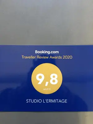 Certificat, récompense, panneau ou autre document affiché dans l'établissement PETIT STUDIO de L'ERMITAGE