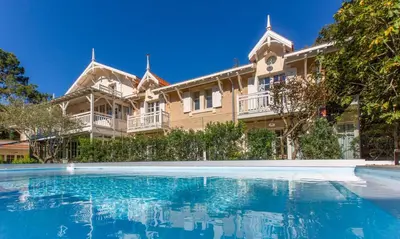 Piscine de l'établissement La Villa du Moulleau ou située à proximité