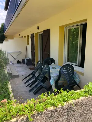 Jardin de l'établissement appartement à Capbreton en lisière de la forêt