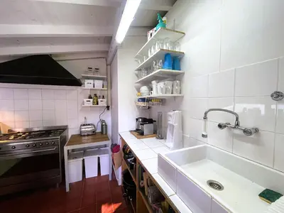Cuisine ou kitchenette dans l'établissement Villa rénovée Pyla S/Mer: 4 chambres, jardin, terrasse, cuisine d'été, proche Dune du Pilat, parkings - FR-1-420-81