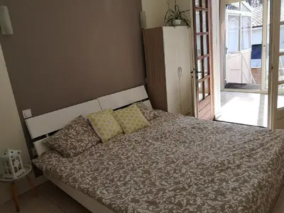 Un ou plusieurs lits dans un hébergement de l'établissement VILLA FLEUR DES PINS 6 PERSONNES 140m2 PETIT NICE