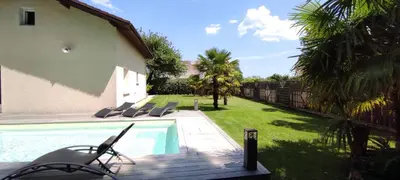 Piscine de l'établissement Villa TENY ou située à proximité