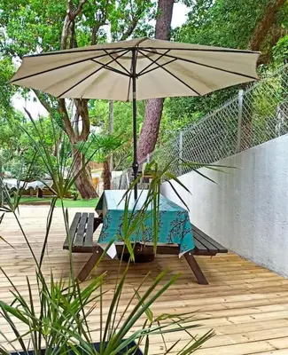 Jardin de l'établissement HOSSEGOR LE GARDEN lac et océan à pieds