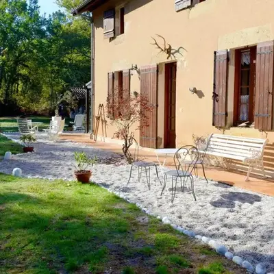 Maison rustique près de Callen avec piscine