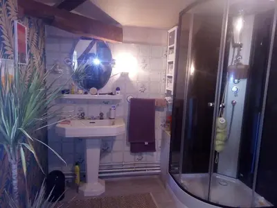 Salle de bains dans l'établissement le Clos du Carriou