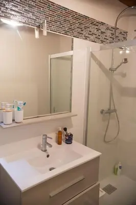 Salle de bains dans l'établissement HOSSEGOR LA VIGIE entre lac et océan
