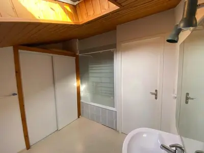 Salle de bains dans l'établissement Maison calme avec piscine, 3 chambres, Capbreton - FR-1-413-114