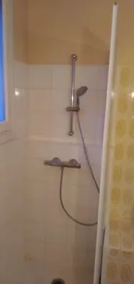 Salle de bains dans l'établissement chambre d'hôte