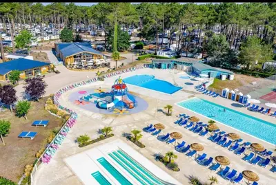 Piscine de l'établissement Mobil home Les dunes de contis ou située à proximité