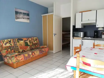 Cuisine ou kitchenette dans l'établissement Studio Cabine à Biscarrosse Plage - 4 Pers, Proche Plage et Commerces, Terrasse, Ménage Inclus - FR-1-319-394