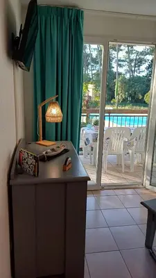 Piscine de l'établissement T2 Turquoise Ondres plage avec piscine et tennis ou située à proximité