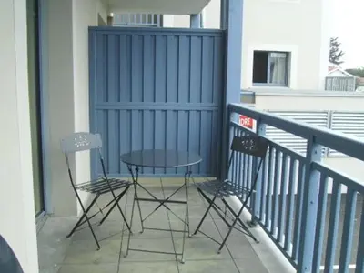 Balcon ou terrasse dans l'établissement Appartement T3 avec piscine, sauna en front de mer à Biscarrosse Plage - FR-1-521-1