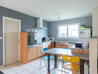 Cuisine ou kitchenette dans l'établissement Grande maison familiale 4 chambres, 140m², proche forêt, terrasse et jardin clos, Biscarrosse - FR-1-521-22
