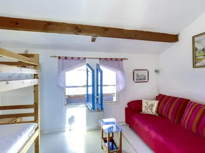 Coin salon dans l'établissement Maison T2 mezzanine près de l'océan - 5/6 personnes - terrasse et parking privé - 40600 Biscarrosse - FR-1-521-23