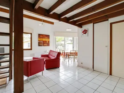Coin salon dans l'établissement Maison 5 pers. à Biscarrosse - Calme, proche plages, jardin, terrasse, parking - FR-1-521-25
