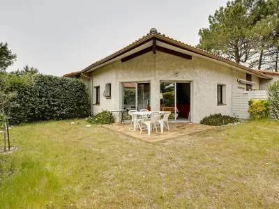 Jardin de l'établissement Maison 5 pers. à Biscarrosse - Calme, proche plages, jardin, terrasse, parking - FR-1-521-25