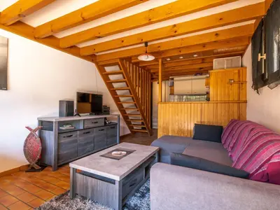 Télévision ou salle de divertissement dans l'établissement Maison T3, jardinet clos, proche lac de Biscarrosse, 4/5 pers, au calme et parking inclus - FR-1-521-33