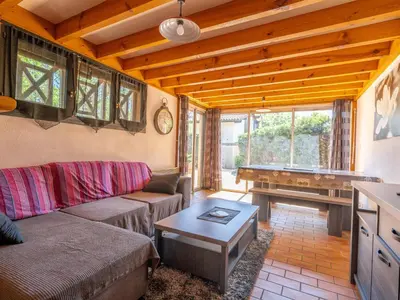 Coin salon dans l'établissement Maison T3, jardinet clos, proche lac de Biscarrosse, 4/5 pers, au calme et parking inclus - FR-1-521-33