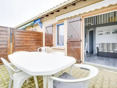 Plan de l'établissement Charmante maison T2 avec mezzanine, terrasse et parking, à 350m de la plage – idéal pour 4 personnes - FR-1-521-51