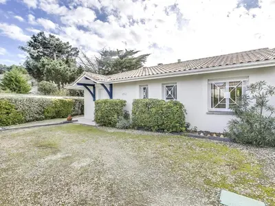 Jardin de l'établissement Maison 6 pers, jardin clos, calme, proche plage, animaux admis, parking, WIFI - FR-1-521-65