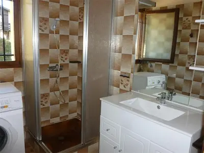 Salle de bains dans l'établissement Réf 210 Seignosse Océan, Villa Patio Classée 3 étoiles au Calme, Proche de la plage et des commerces