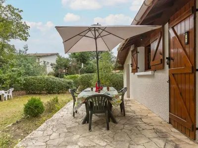 Jardin de l'établissement Holiday Home Marguerite by Interhome