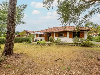 Jardin de l'établissement Holiday Home Marguerite by Interhome