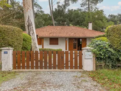 Jardin de l'établissement Holiday Home Marguerite by Interhome
