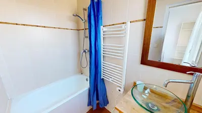 Salle de bains dans l'établissement ANCRE - Appartement de Vacances Vue Mer