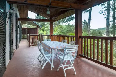 Balcon ou terrasse dans l'établissement Villa Le Menez Avec Vue Sur Le Lac Marin Pour 10 Personnes