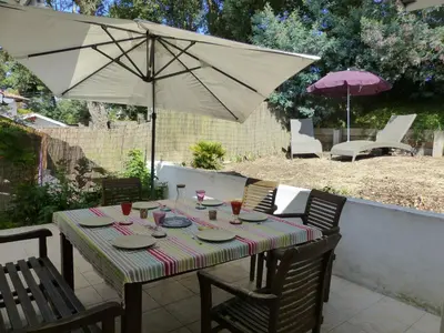 Jardin de l'établissement Villa Mitoyenne Pour 4 Personnes Proche Centre-Ville D hossegor