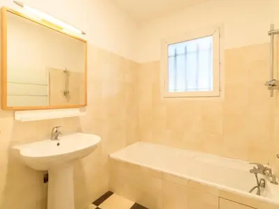 Salle de bains dans l'établissement Holiday Home La Lette II Albizzias by Interhome