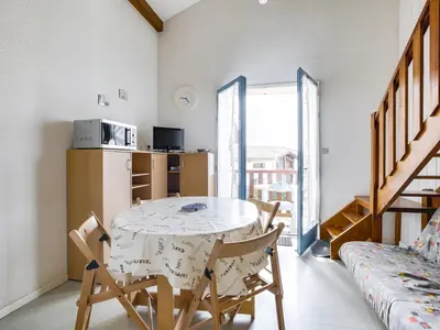 Cuisine ou kitchenette dans l'établissement Studio mezzanine à 300m de la plage avec parking - FR-1-521-48