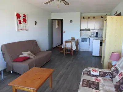 Cuisine ou kitchenette dans l'établissement Studio alcôve près de la plage avec aperçu mer pour 4 personnes - FR-1-521-118