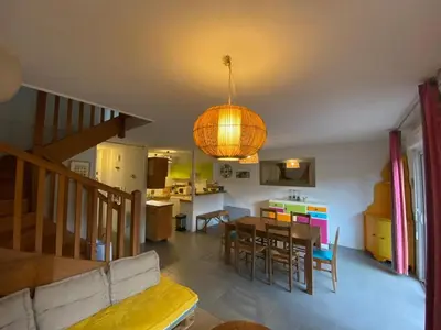 Cuisine ou kitchenette dans l'établissement Maison à deux pas de la plage avec jardin et parking - FR-1-413-86