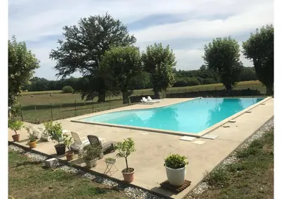 Piscine de l'établissement Château du Rau - Gîte n°8 ou située à proximité