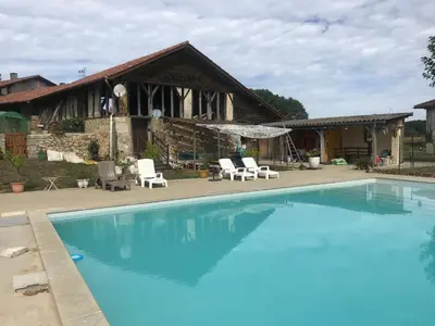Piscine de l'établissement Château du Rau - Gîte n°8 ou située à proximité