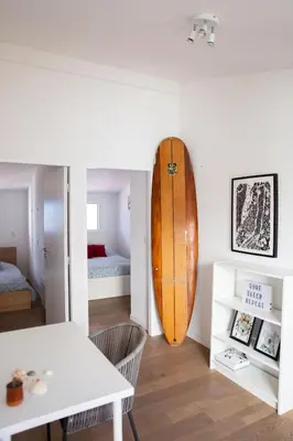 Un ou plusieurs lits dans un hébergement de l'établissement Le rêve en bord d'océan, planches de surf inclues!
