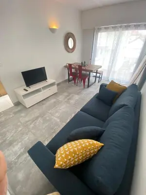 Télévision ou salle de divertissement dans l'établissement Surf lodge terrasse vue mer Capbreton