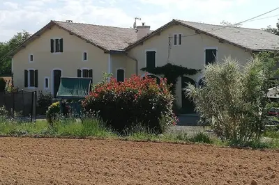 Jardin de l'établissement gite Pedelucq