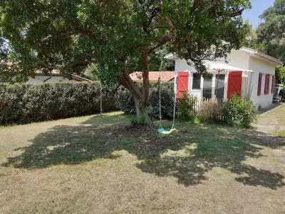 Jardin de l'établissement Maisonnette proche de la plage