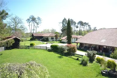Jardin de l'établissement LE GAHOUN - Chambres d'hôtes